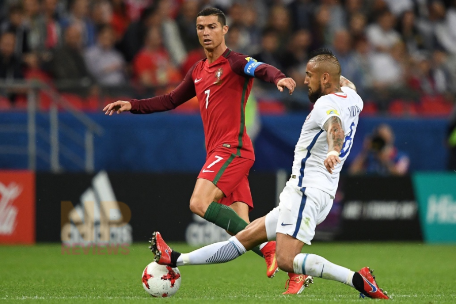 Ten Hag lại bị chỉ trích vì đã loại bỏ Ronaldo