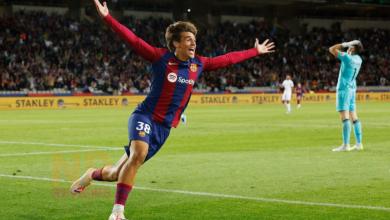 Tiền đạo 17 tuổi ghi bàn cứu Barca